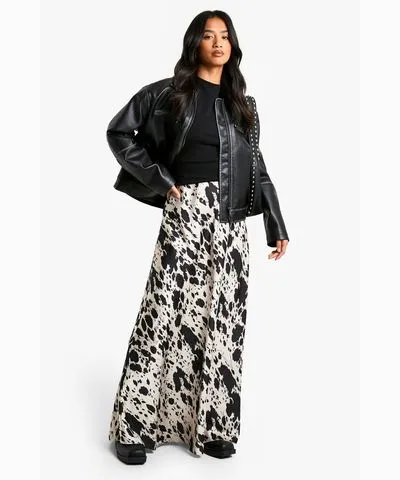 boohoo Womens Petite Cow Print Satin Maxi Skirt