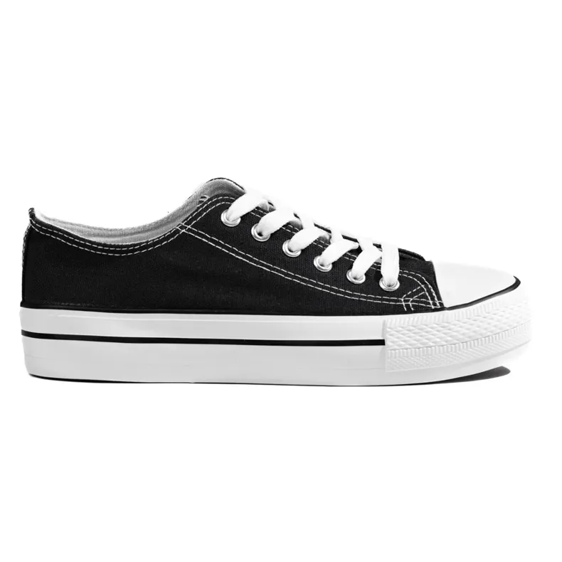 Classic women's black sneakers