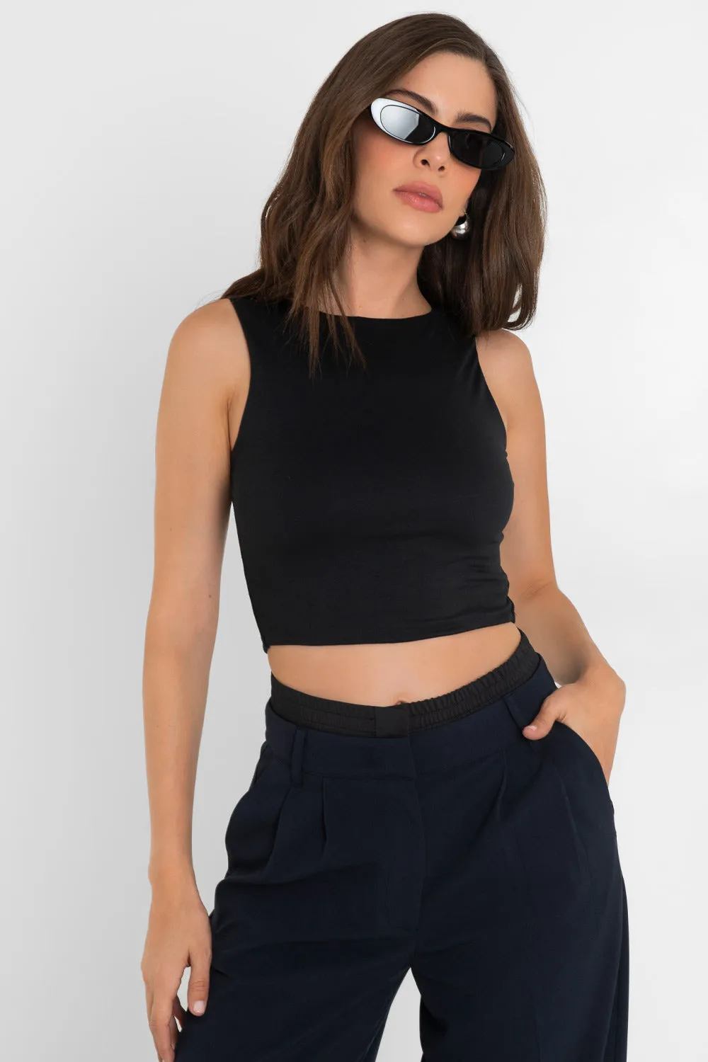 Crop top básico de cuello redondo