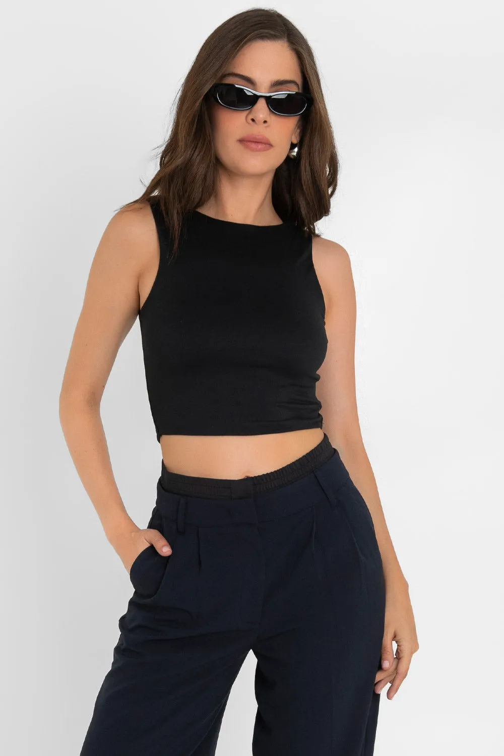 Crop top básico de cuello redondo