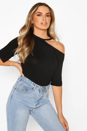 CUT OUT SHOULDER DETAIL TSHIRT