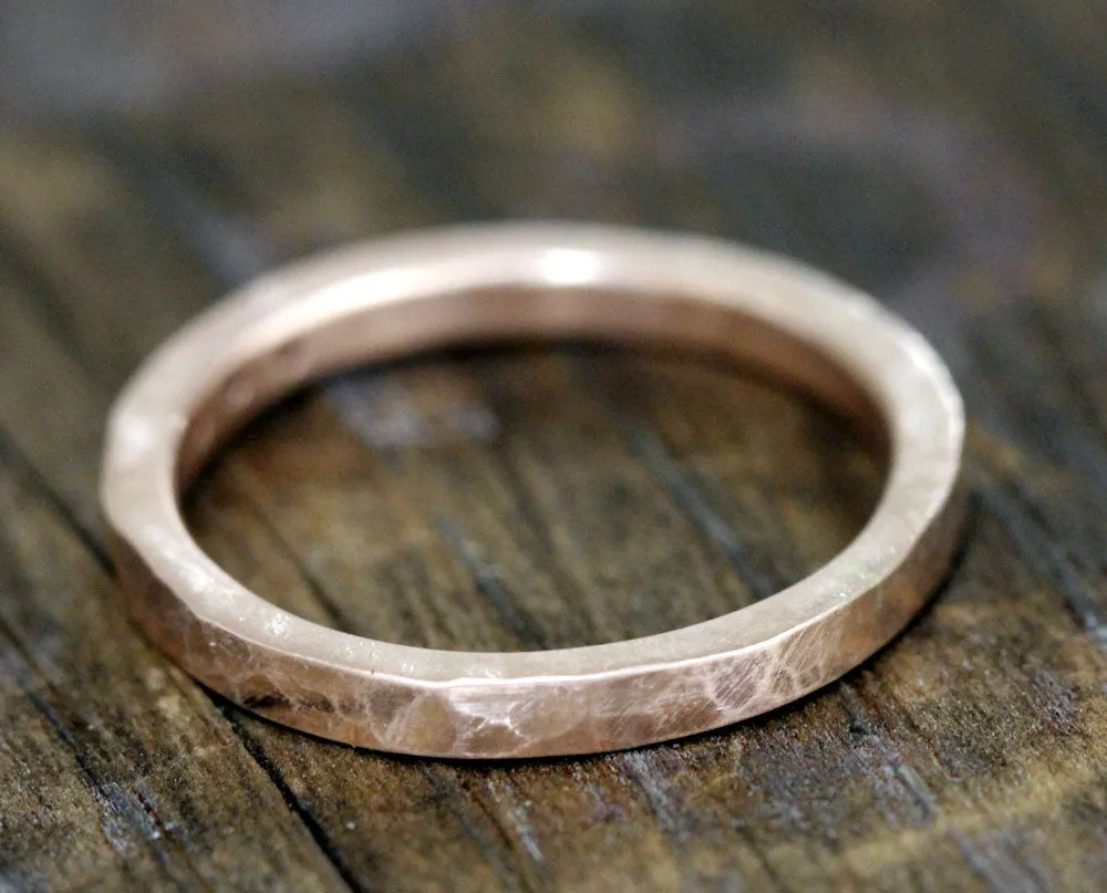 Hammered gold wedding band (S0290)