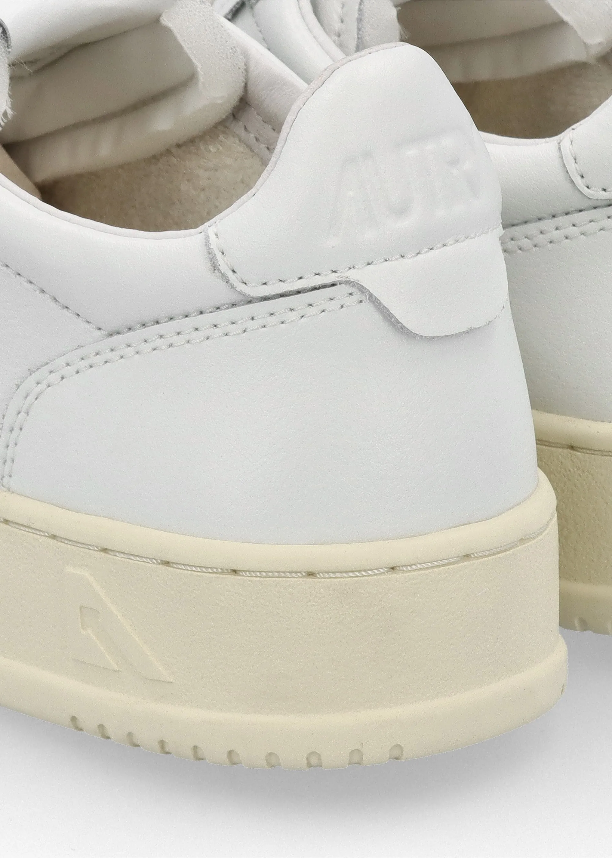 Men's Medalist Low White Leather Trainers